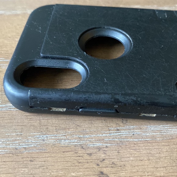 Black XR iPhone case - Picture 7 of 10